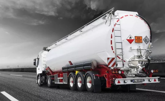 Με απόβαρο μικρότερο των 7 τόνων, το Kässbohrer K.SSK 60 ADR των 60 m3  είναι το ελαφρύτερο ρυμουλκούμενο ανατρεπόμενο βυτίο ADR στην αγορά της ΕΕ.