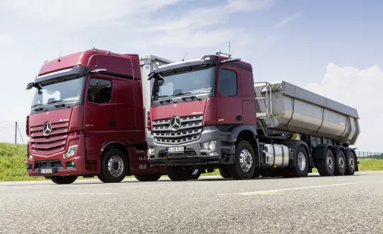 H Mercedes-Benz κυριαρχεί στις πωλήσεις των βαρέων φορτηγών, ενώ η MAN έχει την πρωτιά στα μεσαία, χάρη στις ανεβασμένες πωλήσεις των ΤGM και ΤGL κατά το Μάρτιο.