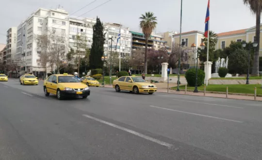 Παρατείνεται η ισχύς των ειδικών αδειών οδήγησης ταξί