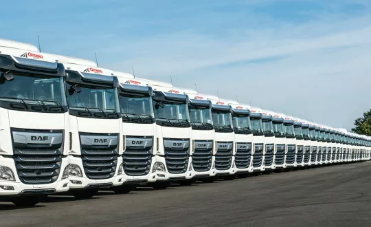 Η Girteka Logistics προχώρησε στην παραγγελία 1.500 επιπλέον μονάδων του DAF XF, ενώ μέσα στο 2018 είχε παραλάβει 500 ακόμα τράκτορες της ολλανδικής εταιρείας. 