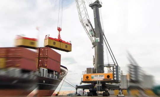 Ο αυτοκινούμενος γερανός Liebherr των 144 τόνων.