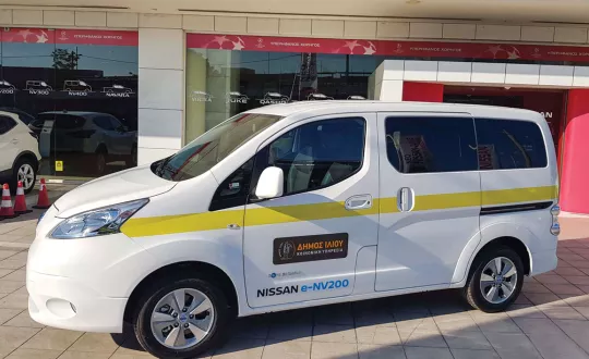 Το Nissan e-NV200 Evalia της κοινωνικής υπηρεσίας του Δήμου Ιλίου.