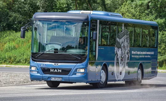 Με το νέο 6τάχυτο αυτόματο κιβώτιο EcoLife 2 προέλευσης ZF, μπορεί να αποκτηθεί το MAN Lion's Intercity.