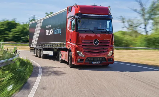 Οδηγούμε το Actros L με τον νέο 13λιτρο κινητήρα OM 471