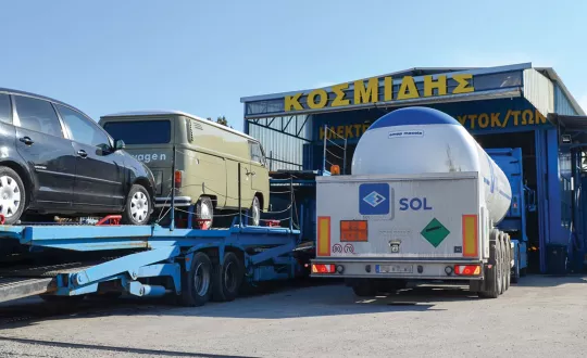 Το ηλεκτρολογείο Κοσμίδης Στέφανος & ΣΙΑ ΟΕ θα το βρείτε στο 4,5ο  χλμ. Θεσσαλονίκης – Καλοχωρίου.