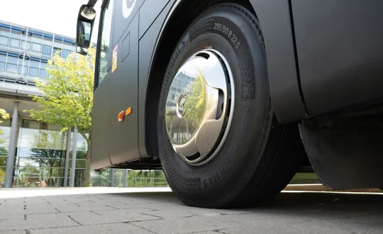 Τα βασικά πλεονεκτήματα του Conti Coach HA 5 είναι η χαμηλή αντίσταση κύλισης, η ανθεκτικότητα και η μεγαλύτερη χιλιομετρική απόδοση. Έχει σχεδιαστεί για λεωφορεία μεγάλων αποστάσεων και υπεραστικών δρομολογιών.