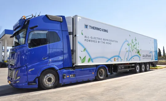 Στο Volvo 700 της Eurologic ο θάλαμος με το υβριδικό ψυκτικό μηχάνημα της Thermoking