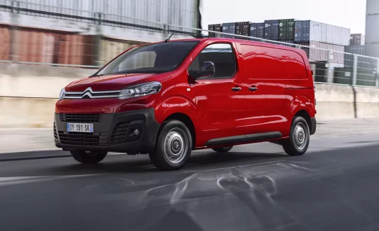 Τρείς νέες εκδόσεις (Worker, Driver και CityVan) προστίθενται στη γκάμα του Citroën Jumpy.