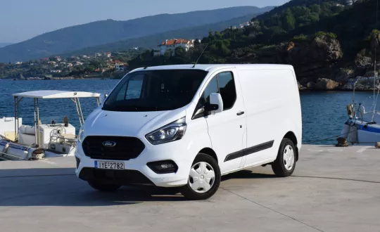 Πρωτιά στα LCV για τη Ford.