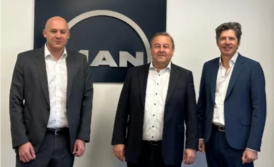 Από αριστερά προς τα δεξιά: Mr. Wanka, Mr. Batz, Mr. Martinez
