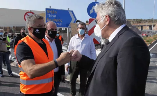 Γ. Πατούλης: «Αποδίδεται στους πολίτες της Δυτικής Αττικής ένα εμβληματικό έργο που θα συμβάλλει στην ενίσχυση της οδικής ασφάλειας αλλά και στην καλύτερη αντιπλημμυρική θωράκιση της Μάνδρας που δοκιμάστηκε σκληρά»