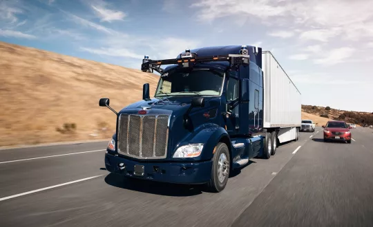 Το αυτόνομο Peterbilt 579 σε δοκιμές.