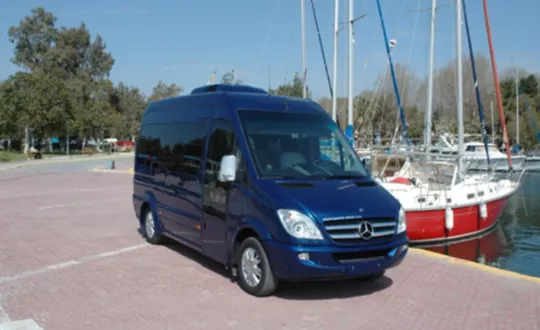 Sprinter 9+1+1 VIP σε διασκευή Παπαδάκη