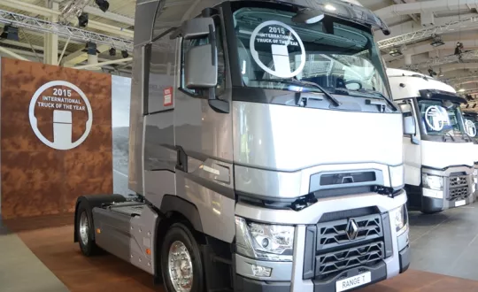 Η νέα γκάμα «Range T» της Renault απέσπασε τελικά την κορυφαία διάκριση «Φορτηγό της Χρονιάς 2015» (International Truck of the Year 2015)