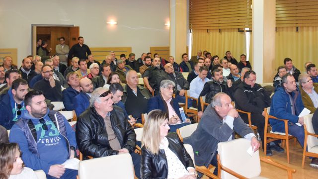 Οι παρευρισκόμενοι έδωσαν ιδιαίτερη προσοχή στους ομιλητές, δυστυχώς όμως η συμμετοχή ήταν μικρή. 