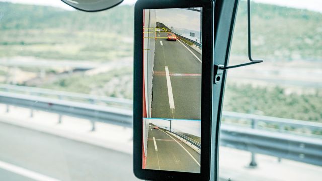 Οι κάμερες και η προβολή του περιβάλλοντος χώρου στο εσωτερικό της καμπίνας είναι από τα συστήματα που αποδέχονται οι κατασκευαστές