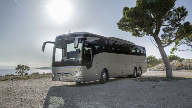 Από τις 75 ταξινομήσεις, οι 64 αφορούν σε λεωφορεία πάνω από 35 θέσεις, με τις πληροφορίες του περιοδικού μας να αναφέρουν ότι τα περισσότερα είναι πενηντάρια τα οποία πουλήθηκαν στους μετόχους των ΚΤΕΛ κατά κύριο λόγο, και σε λίγα τουριστικά γραφεία.