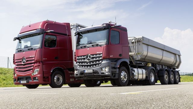 H Mercedes-Benz κυριαρχεί στις πωλήσεις των βαρέων φορτηγών, ενώ η MAN έχει την πρωτιά στα μεσαία, χάρη στις ανεβασμένες πωλήσεις των ΤGM και ΤGL κατά το Μάρτιο.