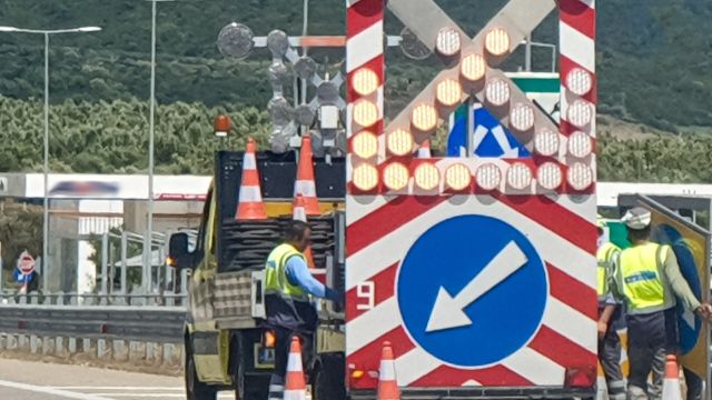 εργα σε δρομο 