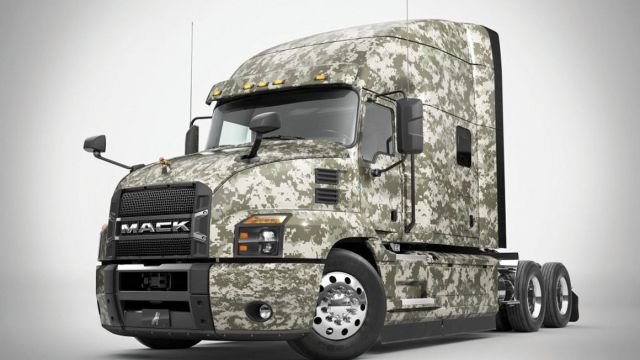 Το Mack Anthem της ΑΤΑ εξοπλίζεται με τον κινητήρα Mack MP 8HE-415SE, ο οποίος αποδίδει ισχύ 415 ίππων στις 1.300- 1.700 σ.α.λ., με τη ροπή των 2.386 Nm να είναι διαθέσιμη στις 900-1.250 σ.α.λ.