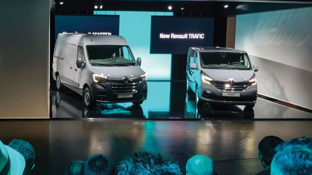Τα στελέχη της ελληνικής Renault μας είπαν ότι, αν όχι μέχρι τα τέλη του 2019, το αργότερο αρχές του 2020, τα νέα Master και Trafic θα βρίσκονται επί ελληνικού εδάφους.