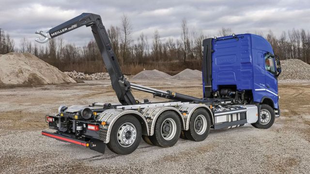 Nτεμπούτο στην έκθεση Bauma 2019 θα κάνει o γερανός γάντζου MEILLER RS26, ο οποίος έχει ανυψωτική ικανότητα 26 τόνων, απόβαρο μειωμένο κατά 850 κιλά σε σύγκριση με το προκάτοχο μοντέλο και διπλάσια ταχύτητα εργασίας.