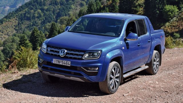 Το Amarok διαθέτει μόνιμη τετρακίνηση 4ΜΟΤΙΟΝ. Αυτό το σύστημα κίνησης 4Χ4 με κεντρικό διαφορικό Torsen, προσφέρει ισορροπημένη βασική κατανομή 40:60 για όλες τις χρήσεις Onroad και Offroad, αυξάνοντας σημαντικά την πρόσφυση στις στροφές.