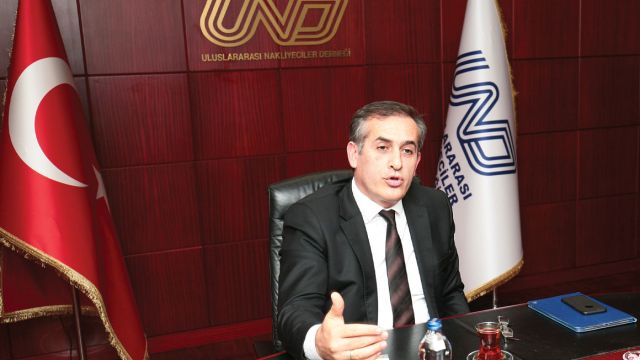 Πέρα από την προβληματική για τους Τούρκους μεταφορείς κατάσταση στην Ε.Ε., προς τα ανατολικά είναι υποχρεωμένοι να χρησιμοποιούν την Κασπία, όπου όμως τα Rο-Rο δεν επαρκούν