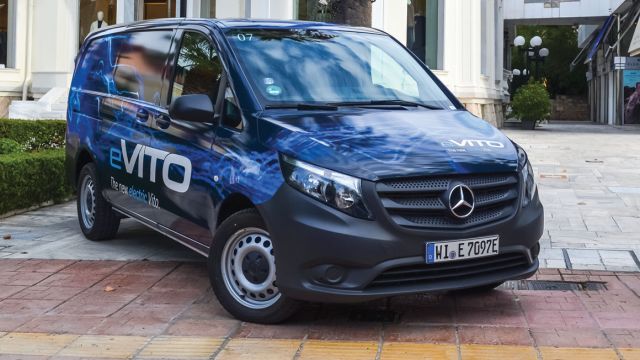 Σε δύο εκδόσεις αμαξώματος μήκους 5.140 ή 5.370 χλστ. διατίθεται το eVito.