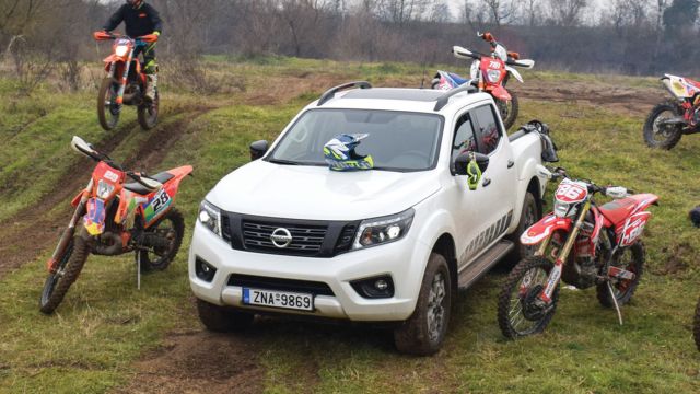 Το Nissan Navara N-Guard αποτελεί μια Value for money επιλογή προσφέροντας πολλαπλά οφέλη στον ιδιοκτήτη του, όπως οικονομικό και δυναμικό κινητήρα, άνεση για πέντε επιβάτες, εξαιρετική ποιότητα κύλισης, πέντε χρόνια εγγύηση και μια ελκυστική τιμή από 37.040 ευρώ. 