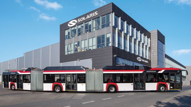 Την κίνηση του τρόλεϊ αναλαμβάνουν δύο ηλεκτρικά μοτέρ τα οποία κινούν δύο άξονες, έναν μπροστά και ένα πίσω. Οι μπαταρίες των 58 kWh φορτίζονται εν κινήσει μέσω ενός διπολικού παντογράφου.