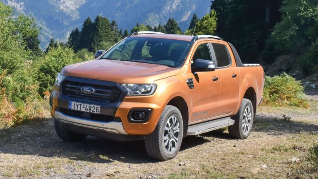 Στα βουνά των Αγράφων και στην Πίνδο με το Ford Ranger Wildtrak. Δυνατό σημείο του Wildtrak θεωρούμε την άριστη απόδοση του δεκάρι αυτόματου κιβωτίου και την πολύ καλή συνεργασία του με τον 2λιτρο κινητήρα των 213 ίππων. 