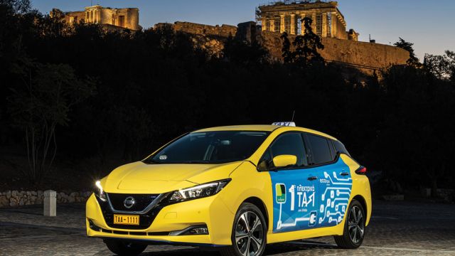 To Nissan LEAF της Taxiplon.