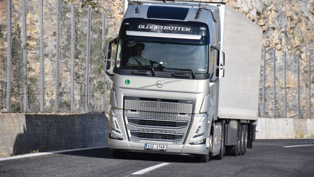 Τα πρώτα νέα Volvo FH αναμένονται να παραδοθούν στη χώρα μας το Μάρτιο και ήδη έχουν τοποθετηθεί αρκετές παραγγελίες.