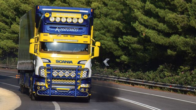 Σημαντικές αλλαγές έχουν γίνει και στον V8 κινητήρα, αυξάνοντας σημαντικά την ιπποδύναμή του. 
