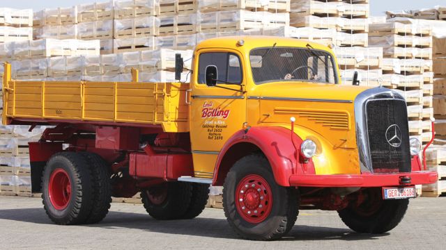 Το ανατρεπόμενο, τετρακίνητο Mercedes-Benz LAK 315.