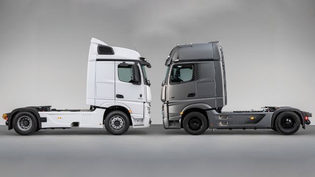 Τον Απρίλιο ξεκινά η παραγωγή των νέων Actros F (αριστερά) και Edition 2 (δεξιά).