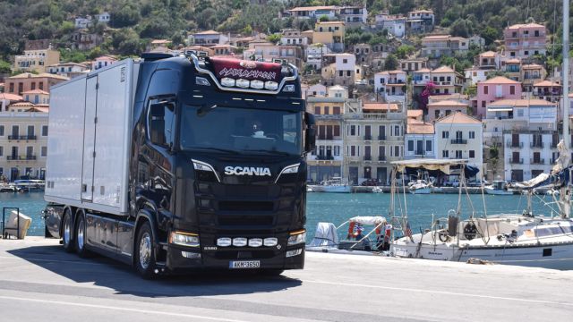 Το S 580 της επιχείρησης Ορφανού στο Γύθειο. 