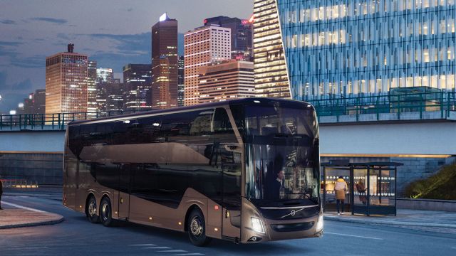 Το νέο 6x2 μοντέλο μοιράζεται το ίδιο σασί -Volvo B11RLE- με τα υπόλοιπα τουριστικά λεωφορεία της σουηδικής μάρκας.