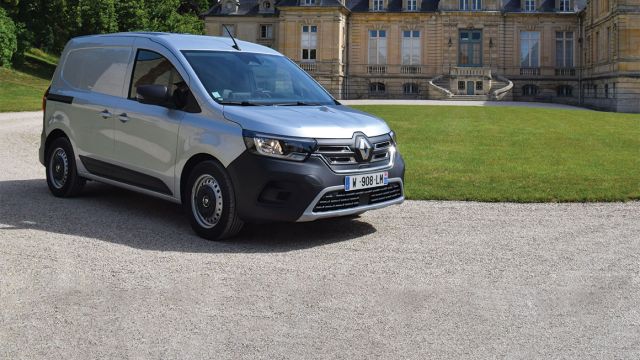 Δοκιμάζουμε τα  ηλεκτρικά Renault Kangoo & Master
