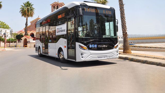 Το ISUZU NOVOciti VOLT στους δρόμους της Αθήνας