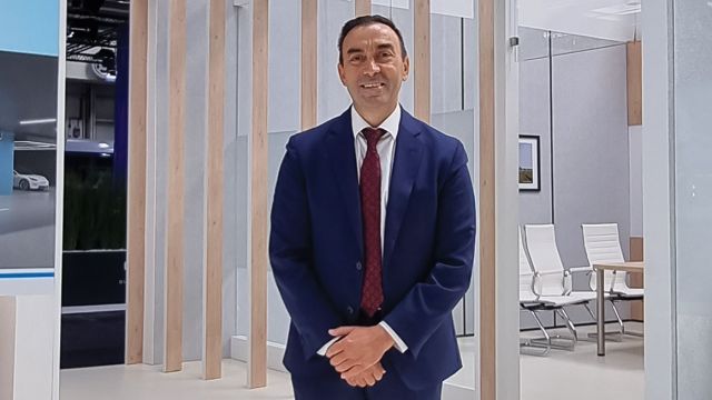 Συνέντευξη Πέτρου Πλακάκη, Διευθυντή Μονάδας Φορτηγών και Λεωφορείων της Πέτρος Πετρόπουλος ΑΕΒΕ στο περιοδικό ΤΡΟΧΟΙ & ΤΙR