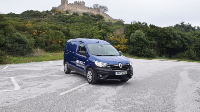 Από την Αθήνα στον Πλαταμώνα και εν συνεχεία στη Θεσσαλονίκη με σταθερή ταχύτητα 100 χλμ/ώρα στον αυτοκινητόδρομο η μέση κατανάλωση είναι 4.5 λίτρα/100 χλμ.