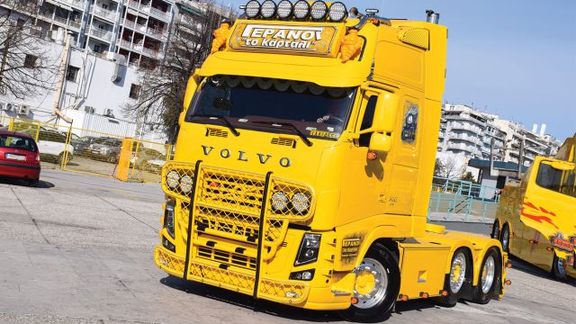 FH 16 700 Power. Στολίδι του δρόμου.