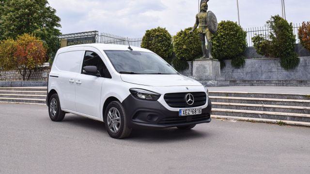 Το Citan είναι διαθέσιμο σε τρία πακέτα εξοπλισμού: Pure, Urban και Progressive.