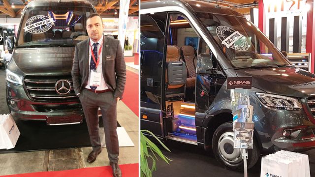 Ο κ. Κώστας Νίκας στο περίπτερο της Busworld στις Βρυξέλλες.