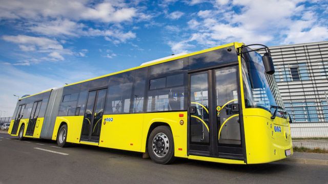 Το αρθρωτό Karsan Menarinibus Citymood 18 των 18.050 χλστ., έχει τη δυνατότητα μεταφοράς έως και 146 επιβατών, από τους οποίους οι 40 είναι καθήμενοι.