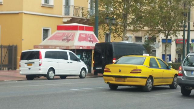 Σε περίπτωση που η επιβίβαση είναι εντός των ορίων της έδρας του Ε.Δ.Χ. αυτοκινήτου, τότε η αποβίβαση μπορεί να είναι σε σημείο είτε εντός είτε εκτός αυτής, ενώ στην περίπτωση που η επιβίβαση είναι εκτός των ορίων της έδρας η αποβίβαση πρέπει να είναι εντός αυτής.