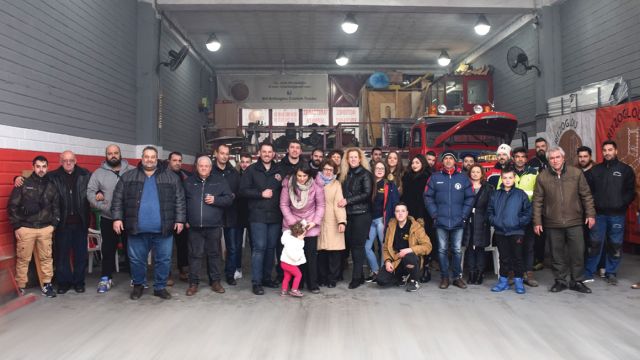 Φίλοι και πελάτες ήρθαν στην εκδήλωση για τον ένα χρόνο λειτουργίας του καταστήματος. 