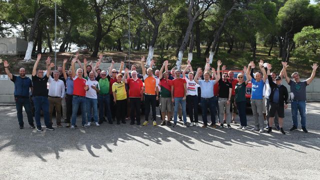 Δημοσιογράφοι από Νορβηγία έως Νότια Αφρική, μηχανικοί εξέλιξης και στελέχη των Kosmocar και Ford Ελλάς δίνουν ραντεβού για την επόμενη διοργάνωση, μετά από ένα κοπιαστικό τριήμερο γεμάτο οδήγηση και μετρήσεις